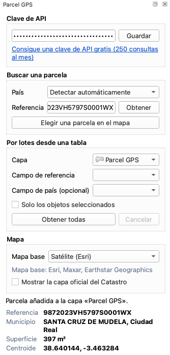 Panneau Parcel GPS dans QGIS avec la clé API, la recherche par référence, le traitement par lot depuis une table et le choix du fond de carte